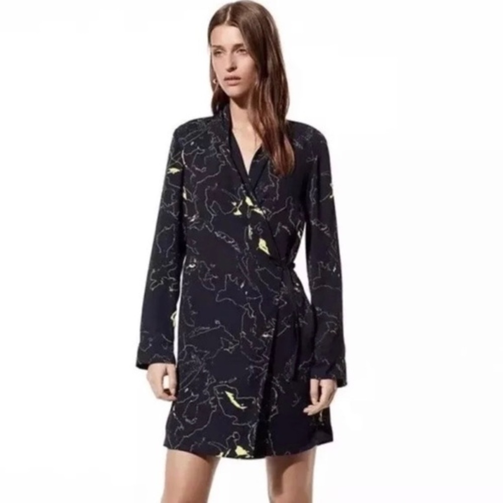 Babaton Macon Wrap Dress / Jacket Navy Abstract Print Size XS Aritzia #62609